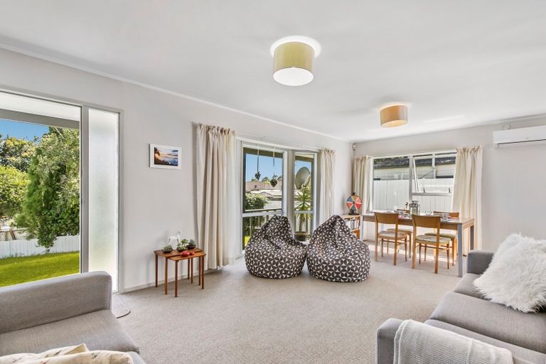 Photo of property in 10 Rako Place, Manurewa, Auckland, 2102