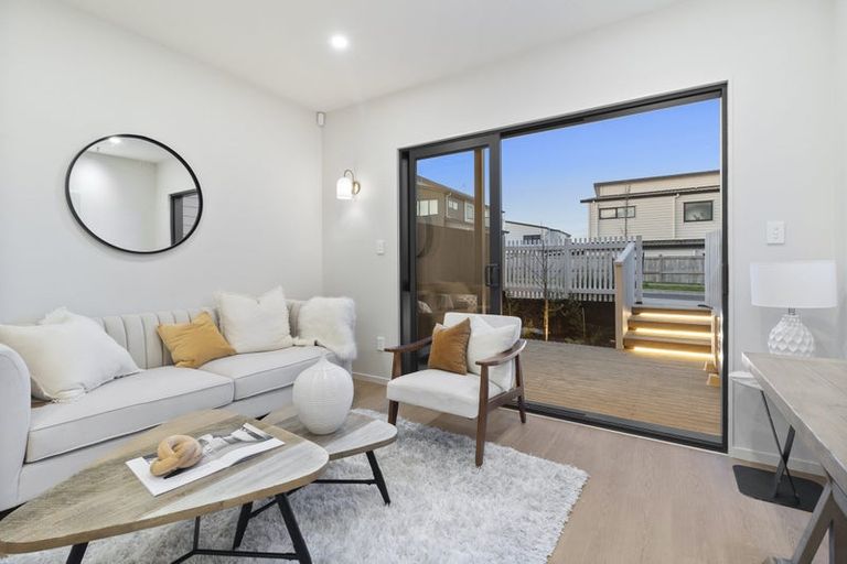 Photo of property in 17 Habitat Place, Hobsonville, Auckland, 0616
