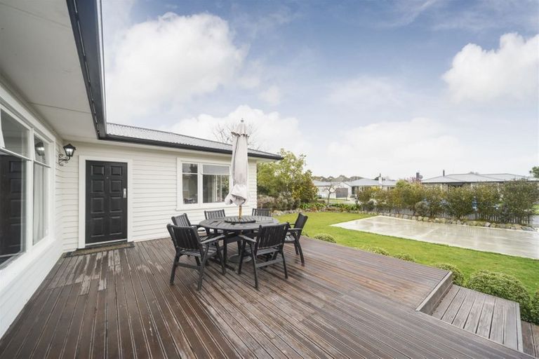 Photo of property in 12 Belvedere Crescent, Takaro, Palmerston North, 4412