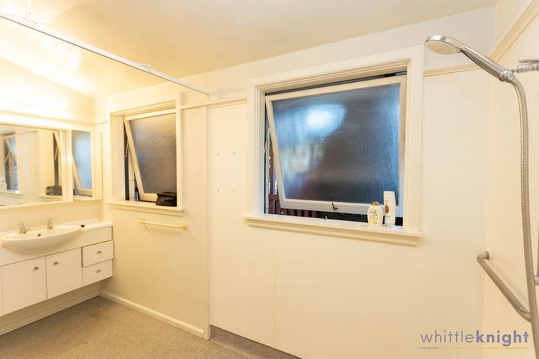 Photo of property in 12 Burrows Place, Ilam, Christchurch, 8041