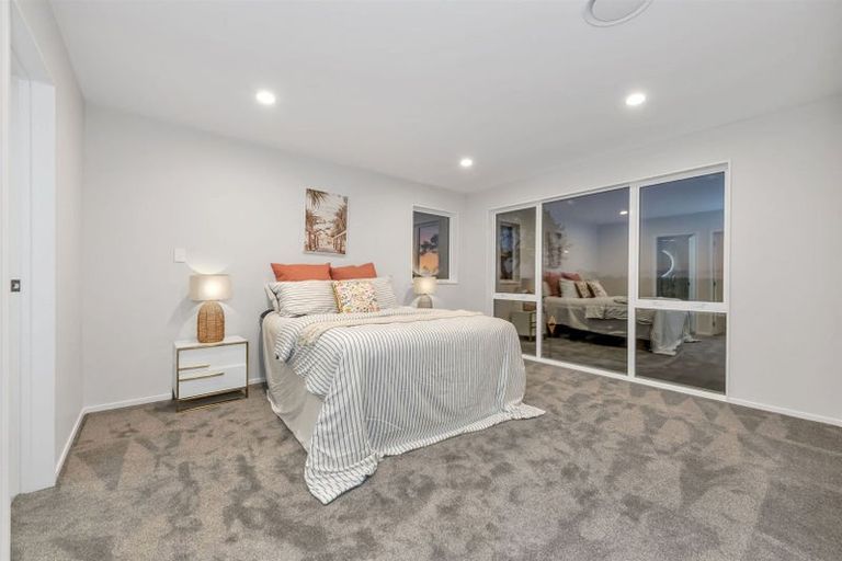 Photo of property in 15 Catalina Avenue, Rosehill, Papakura, 2113