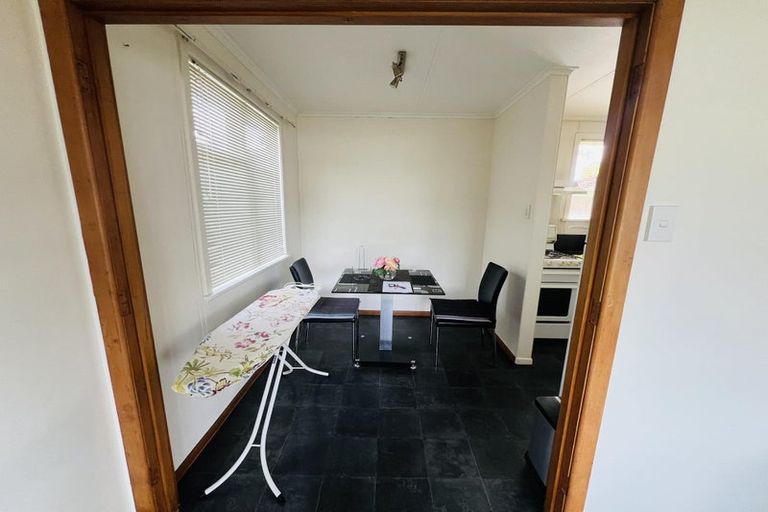 Photo of property in 6 Lewis Place, Highbury, Palmerston North, 4412