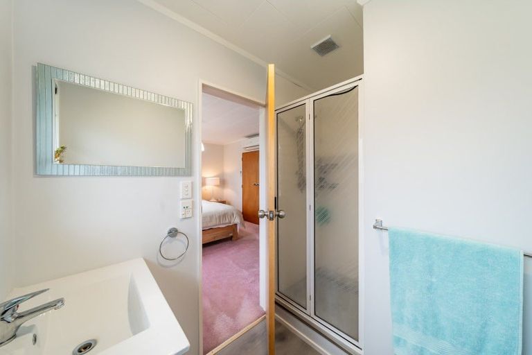 Photo of property in 32 Clearwater Terrace, Brown Owl, Upper Hutt, 5018