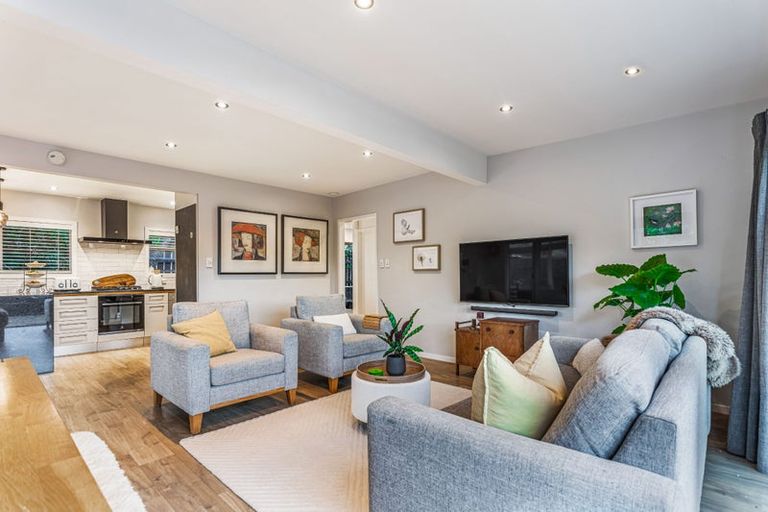 Photo of property in 6 Sunnyview Road, Greenhithe, Auckland, 0632