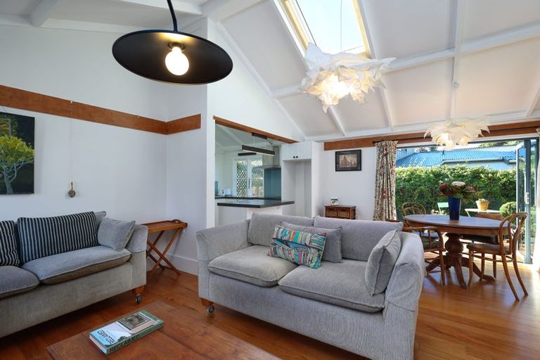Photo of property in 100 Point Road, Monaco, Nelson, 7011