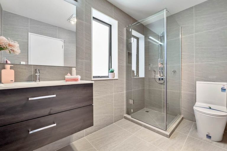 Photo of property in 1/14 Ribblesdale Road, Henderson, Auckland, 0612