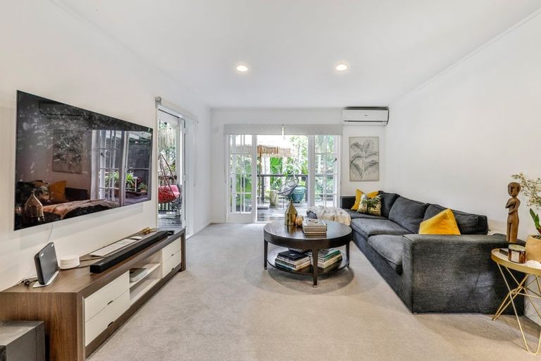 Photo of property in 119 Daffodil Street, Titirangi, Auckland, 0604