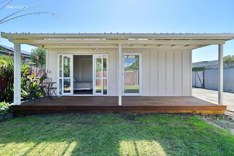 Photo of property in 17 Blake Street, New Brighton, Christchurch, 8061