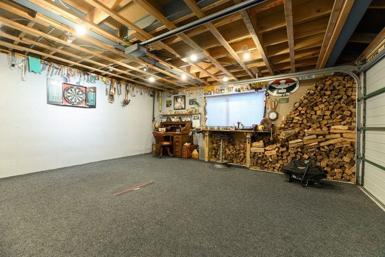 Photo of property in 92 Hadfield Street, Beach Haven, Auckland, 0626