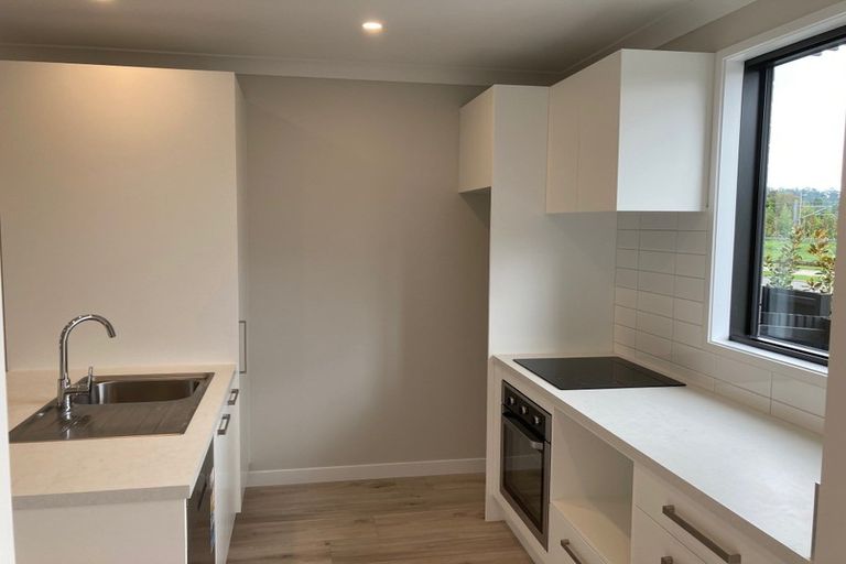 Photo of property in 21b O'meara Street, Swanson, Auckland, 0614