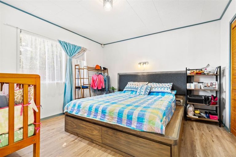 Photo of property in 347a Triangle Road, Massey, Auckland, 0614