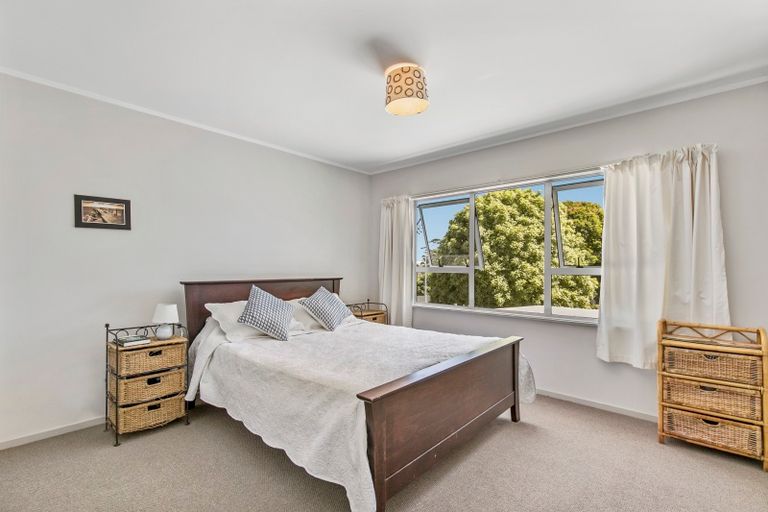 Photo of property in 10 Rako Place, Manurewa, Auckland, 2102