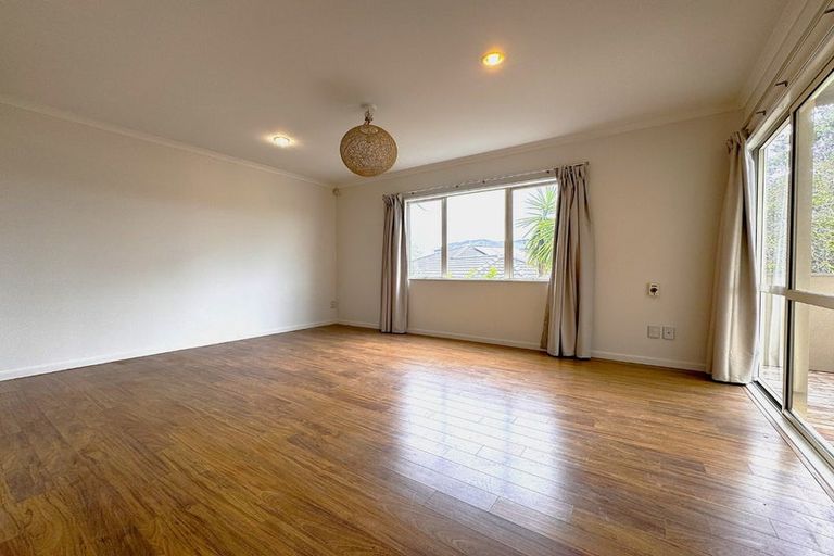 Photo of property in 50 Corricvale Way, Northcross, Auckland, 0630