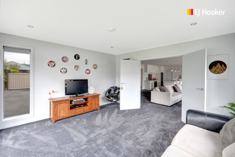 Photo of property in 8 Roblyn Place, Mosgiel, 9024