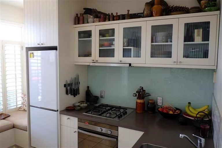 Photo of property in 287 Marine Parade, Napier South, Napier, 4110