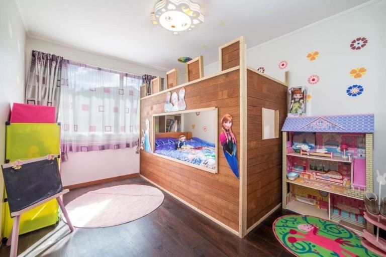 Photo of property in 29 Clyma Place, Massey, Auckland, 0614