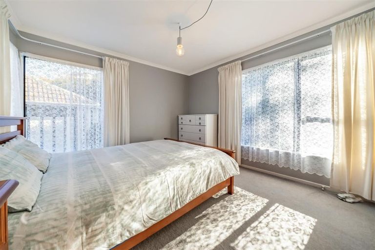 Photo of property in 10 Ordley Grove, Tawa, Wellington, 5028