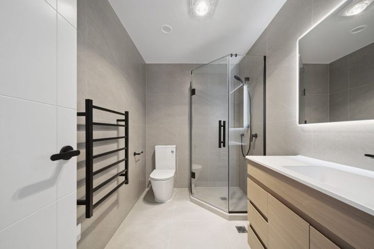 Photo of property in 10 Clendon Place, Manurewa, Auckland, 2102