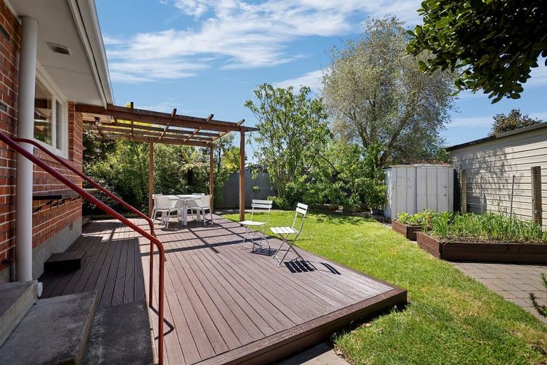 Photo of property in 8 Merton Place, Bryndwr, Christchurch, 8053