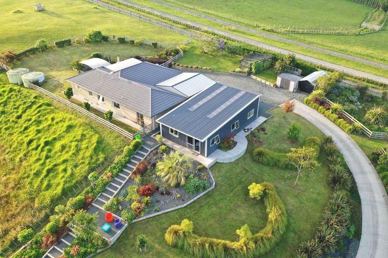 Photo of property in 306a Inland Road, Helensville, 0875