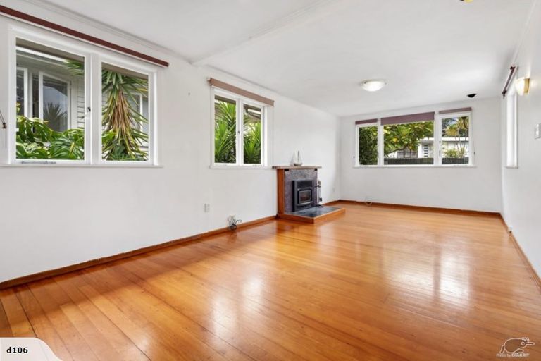 Photo of property in 39 Chorley Avenue, Massey, Auckland, 0614