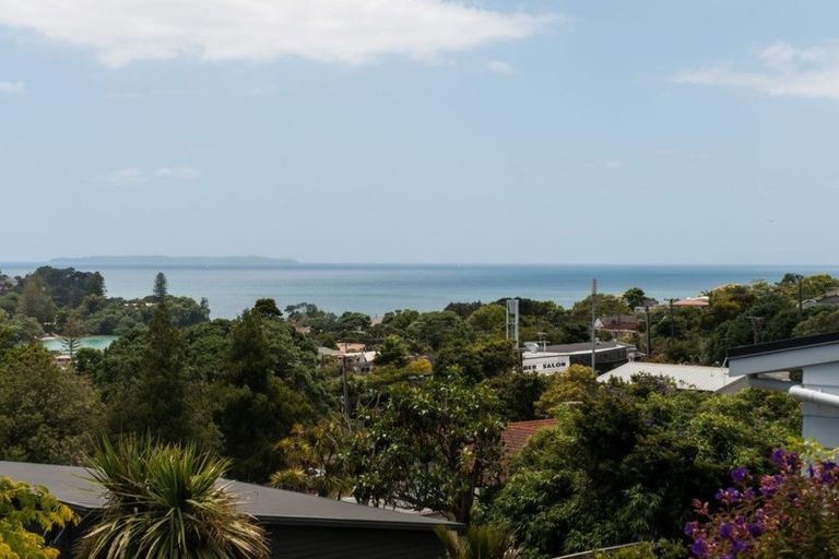 Photo of property in 3 Mizpah Road, Waiake, Auckland, 0630