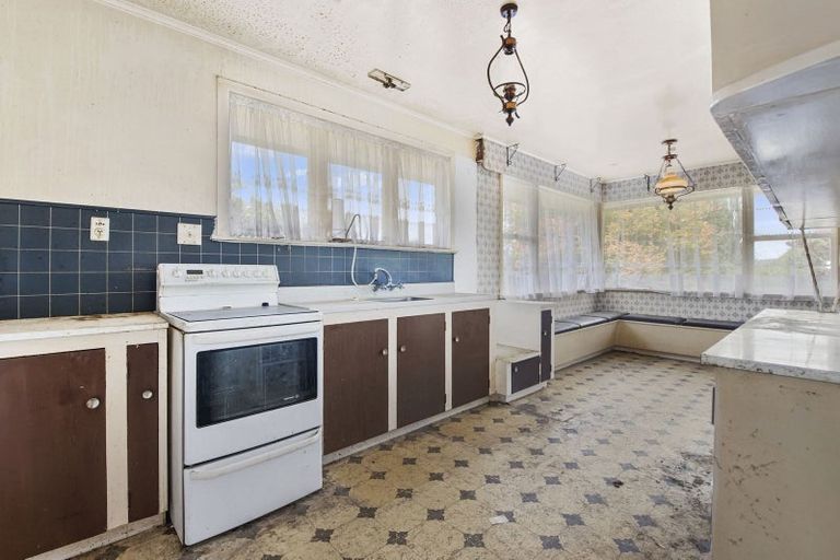 Photo of property in 102 Kawaha Point Road, Kawaha Point, Rotorua, 3010