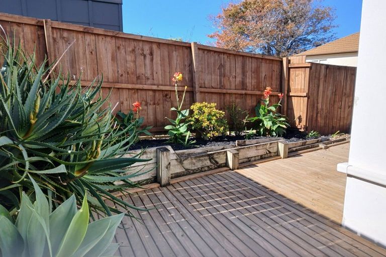 Photo of property in 8a Law Street, Torbay, Auckland, 0630