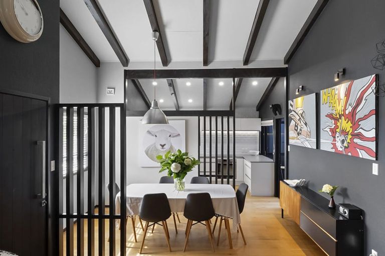 Photo of property in 18 Mayfair Place, Westown, New Plymouth, 4310