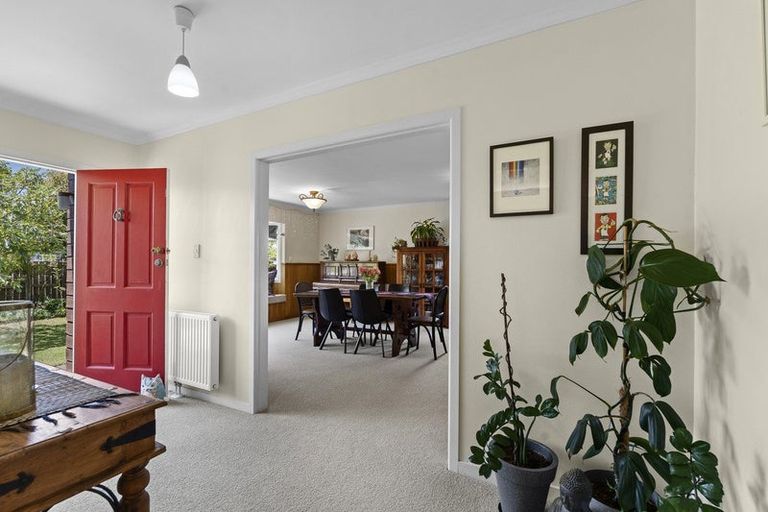 Photo of property in 4 Smith Road, Merrilands, New Plymouth, 4312