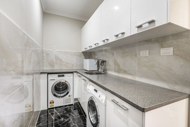 Photo of property in 28 Clifton Road, Whitford, Howick, 2571