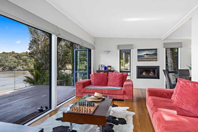 Photo of property in 12 Clinton Road, Tawharanui Peninsula, Warkworth, 0986