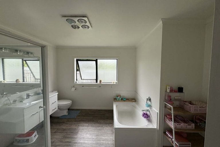 Photo of property in 4 Meade Place, Bell Block, New Plymouth, 4312