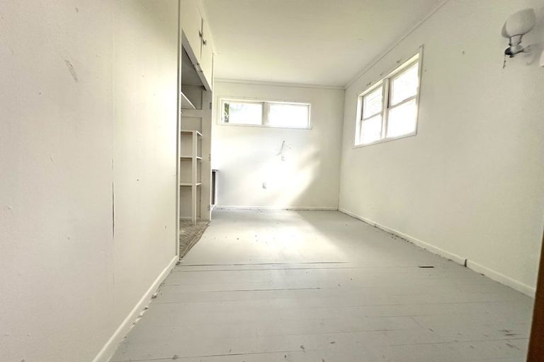 Photo of property in 305 Don Buck Road, Massey, Auckland, 0614