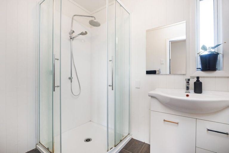 Photo of property in 18 Somerset Crescent, Highbury, Palmerston North, 4412