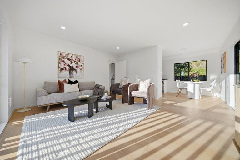 Photo of property in 1/76 Chilcott Road, Henderson, Auckland, 0612