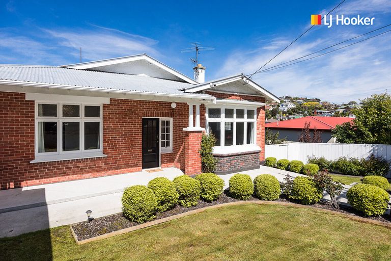 Photo of property in 214 Musselburgh Rise, Andersons Bay, Dunedin, 9013