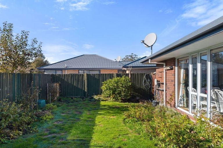 Photo of property in 2/356 Yaldhurst Road, Russley, Christchurch, 8042