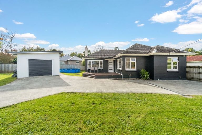 Photo of property in 1 Moeraki Road, Maoribank, Upper Hutt, 5018