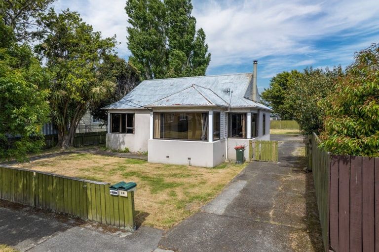 Photo of property in 2 Gibson Crescent, Naenae, Lower Hutt, 5011
