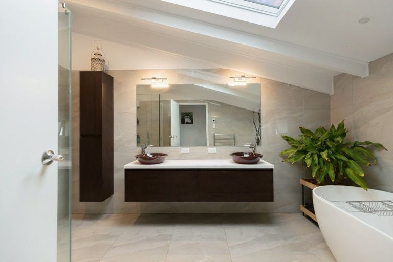 Photo of property in 20 Greenstone Place, Fernhill, Queenstown, 9300