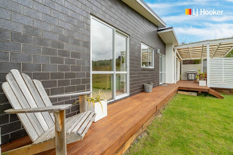 Photo of property in 25 Sretlaw Place, Brockville, Dunedin, 9011