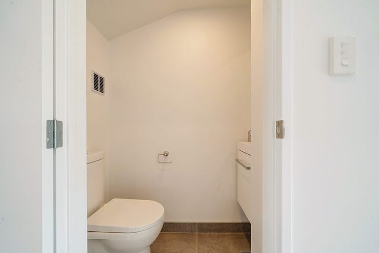 Photo of property in 7 Eileen Newey Place, Henderson, Auckland, 0612