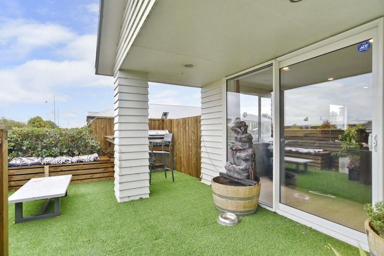 Photo of property in 26 Solander Road, Pegasus, 7612