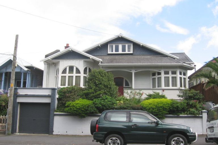 Photo of property in 82 Brougham Street, Mount Victoria, Wellington, 6011