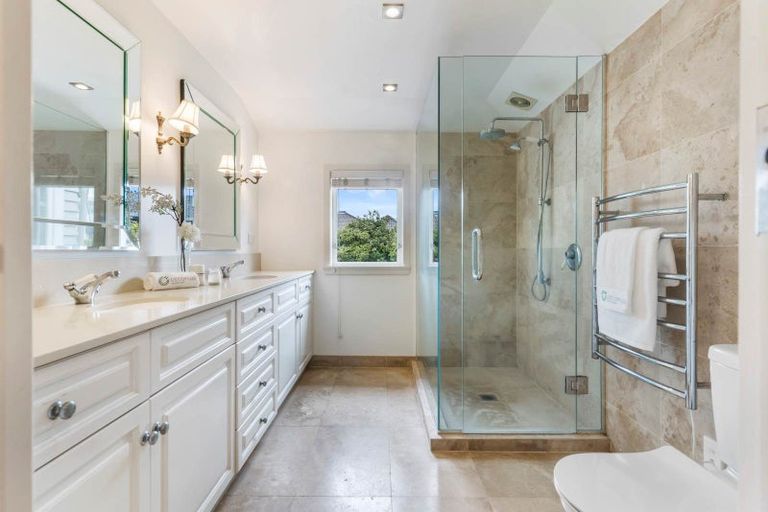 Photo of property in 206 Hurstmere Road, Takapuna, Auckland, 0622