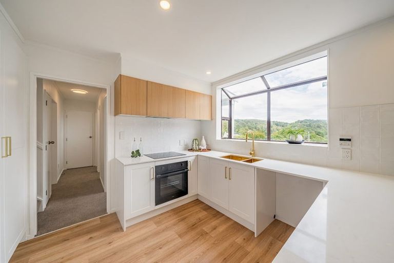 Photo of property in 13 King Charles Drive, Kingsley Heights, Upper Hutt, 5018