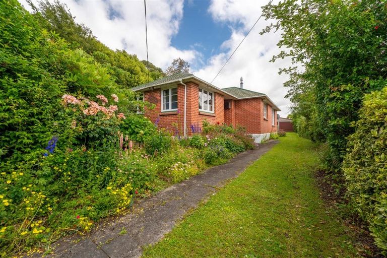 Photo of property in 58 Timaru Road, Waimate, 7924