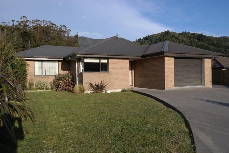 Photo of property in 26 Admiralty Place, Waikawa, Picton, 7220