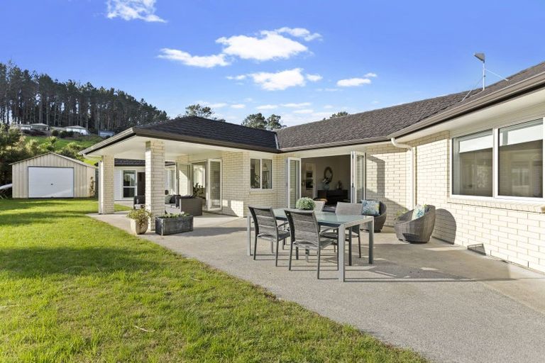 Photo of property in 43a Terry Smyth Drive, Kumeu, 0892